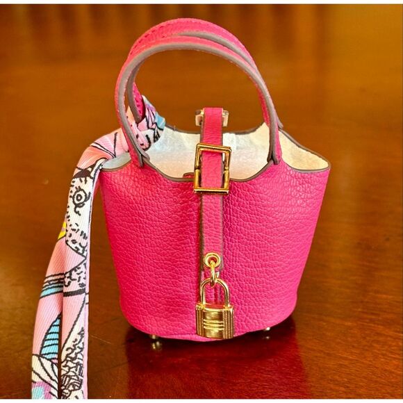 MICRO MINI BUCKET BAG CHARMS - 🎉HP🎉 NWOT Lot of 3 Micro Mini Bucket Bag Charms. - Picture 5 of 11